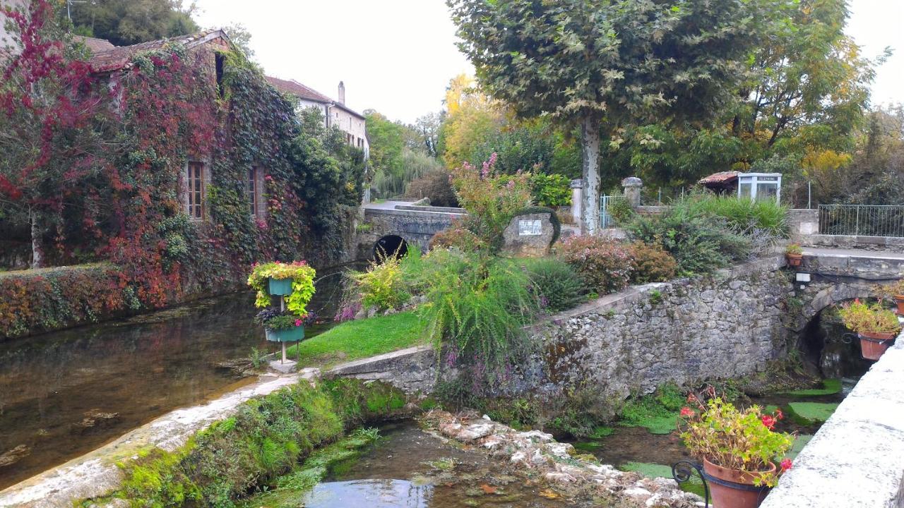 Maison Sur Le Lot Saint-Vincent-Rive-dʼOlt エクステリア 写真